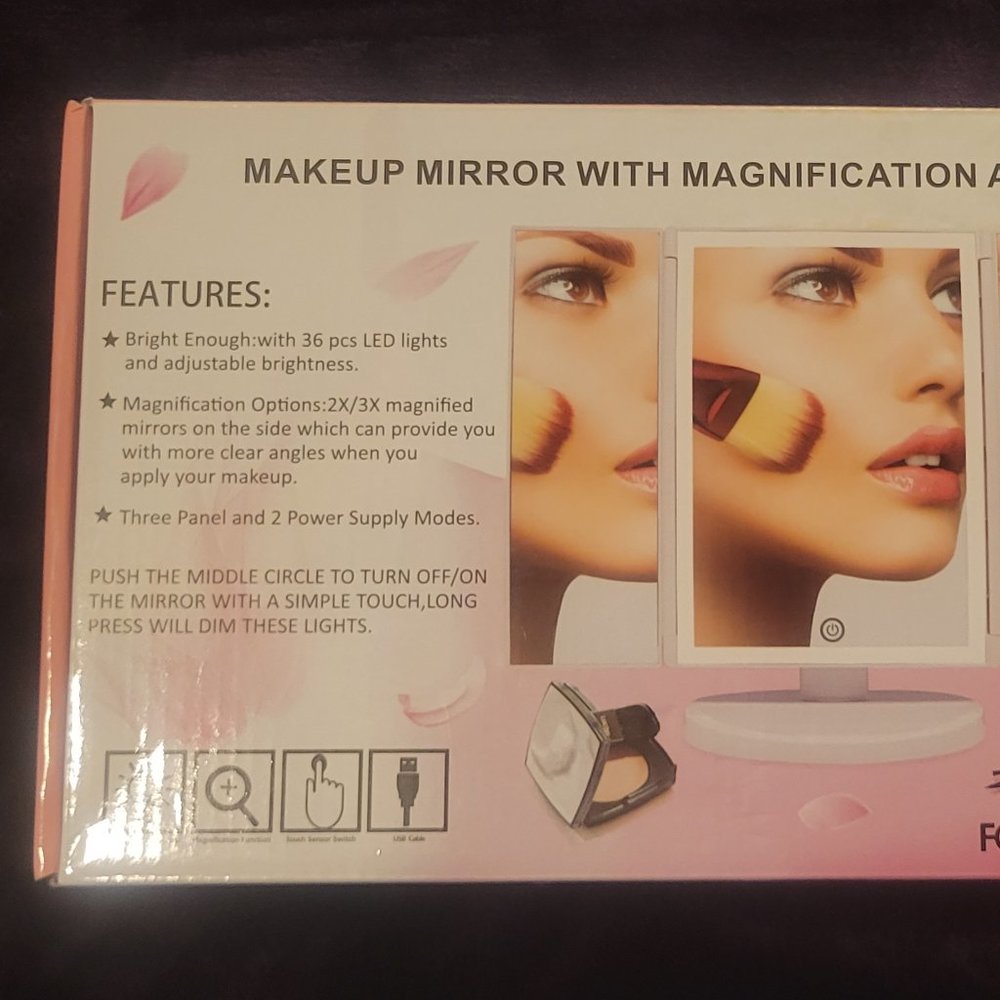 Makeup Mirror with Magnification & LED - Picture 2 of 9